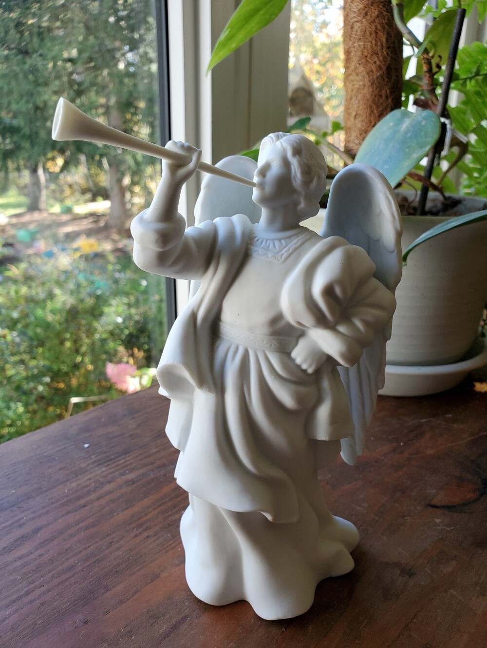 VTG 1992 Avon Nativity Collectibles Bisque Porcelain Gabriel Angel with Horn